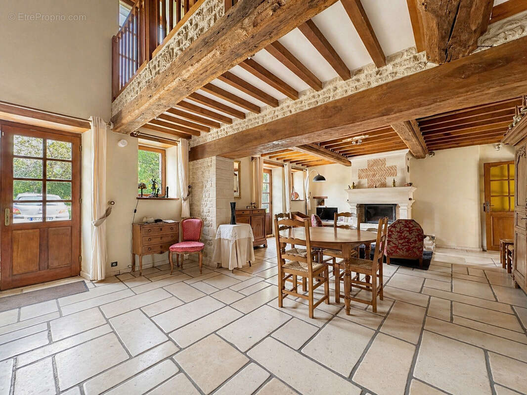 Maison à TILLY-SUR-SEULLES