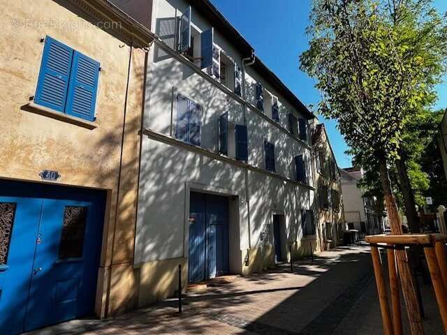 Exclusivité : Grand Duplex en plein centre de Rueil Malmaison - photo 10