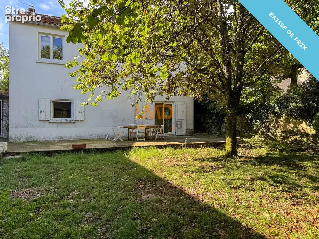 Maison ancienne avec jardin arboré à Nozières - photo 2