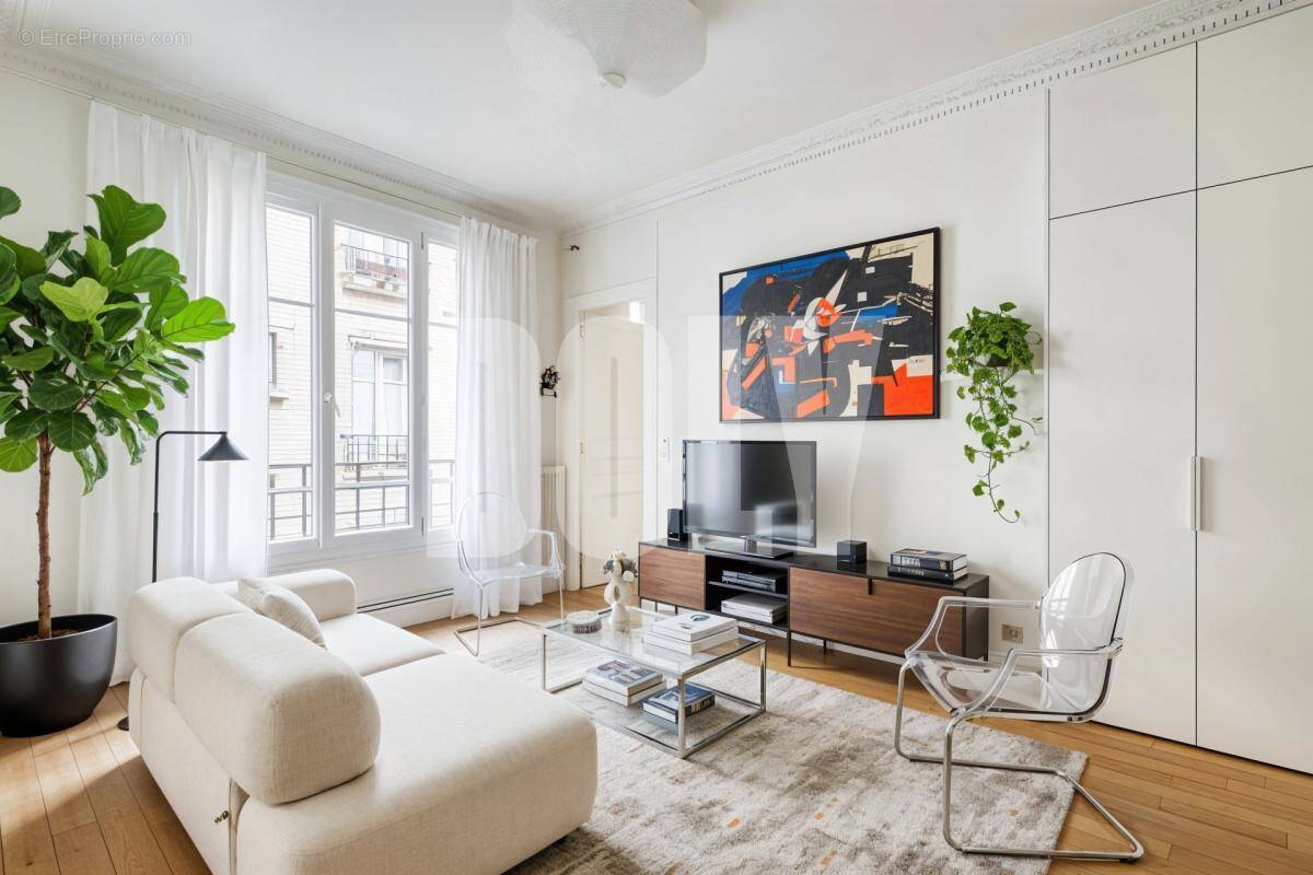 Appartement à PARIS-18E