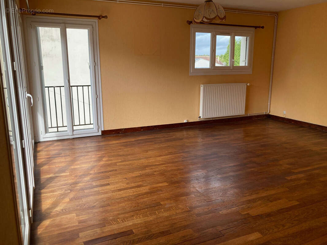 Appartement à CONDE-SUR-NOIREAU