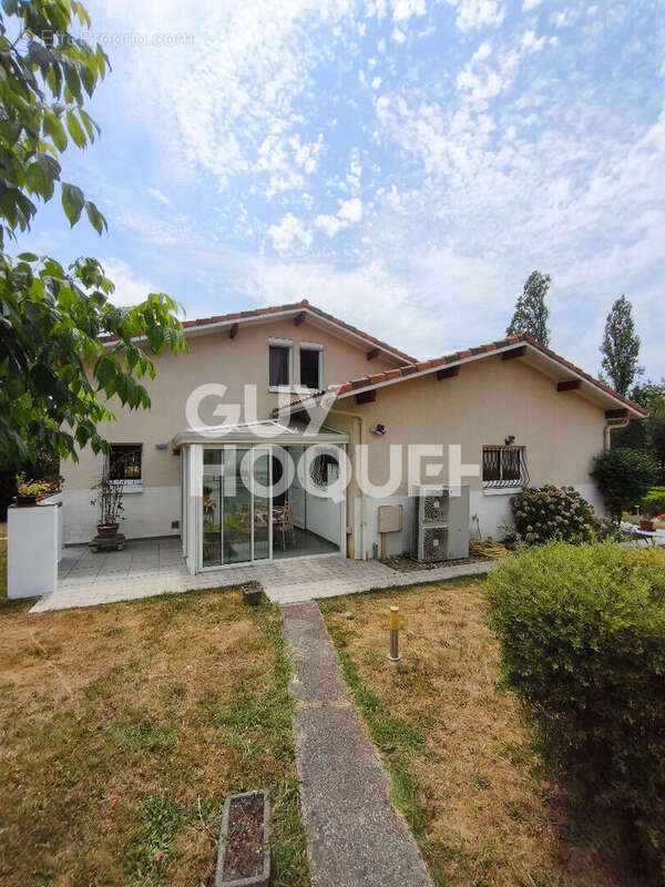 Maison 145 m2, 3 chambres, garage et piscine - photo 9