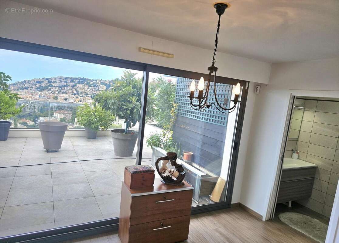 4 pieces dernier etage + terrasses - vue panoramique mer - chambrun - photo 22