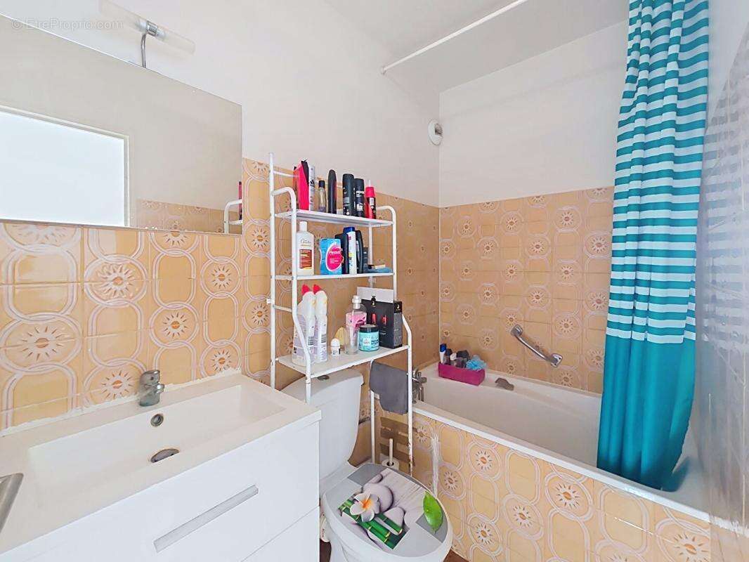 Appartement à CARQUEIRANNE