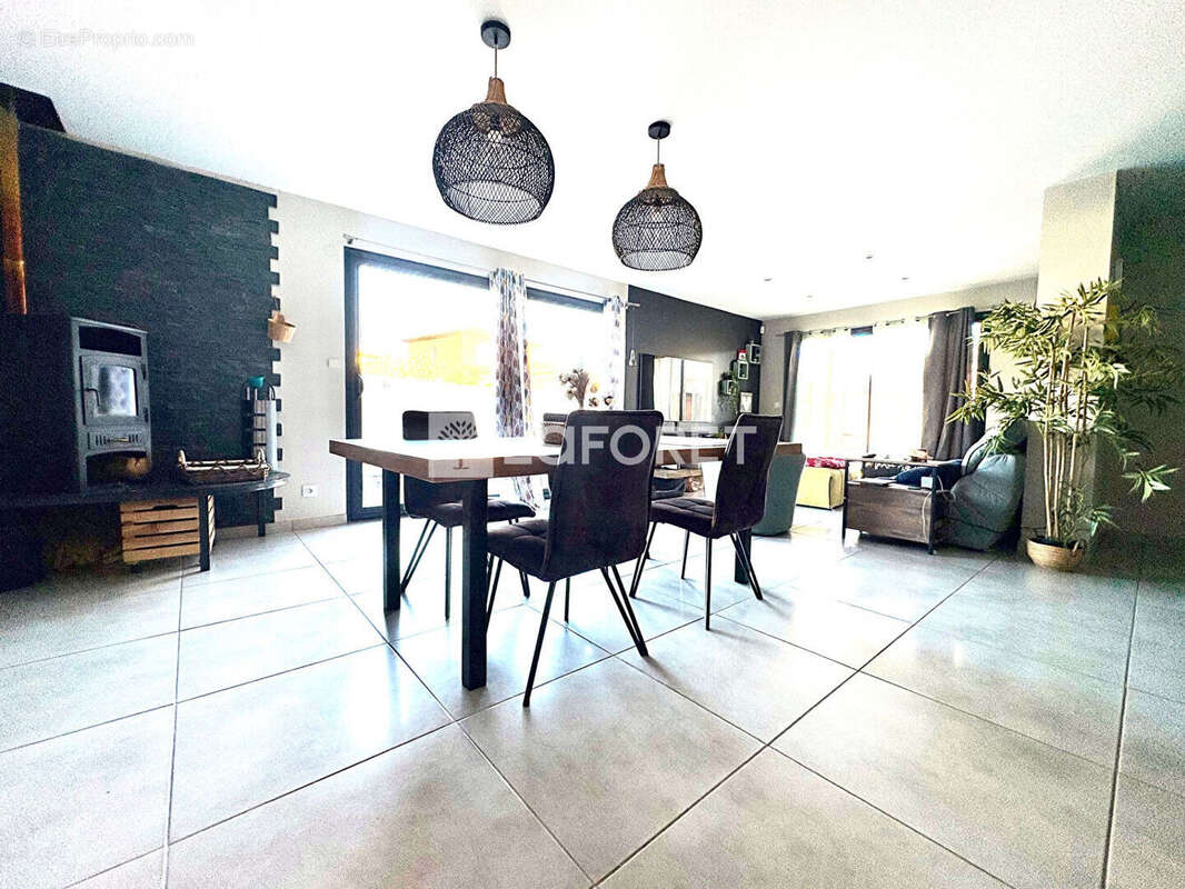 Maison à LATOUR-BAS-ELNE