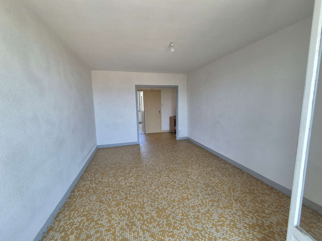 Achat Appartement T3 Grenoble – 3 Pièces Traversant Est-Ouest avec Balcon, Cave & Parking - photo 11