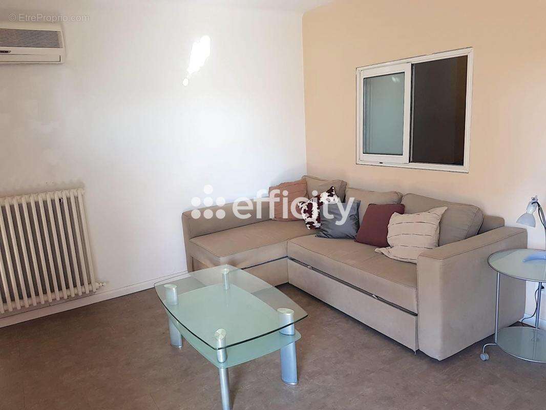 Appartement à MARSEILLE-4E