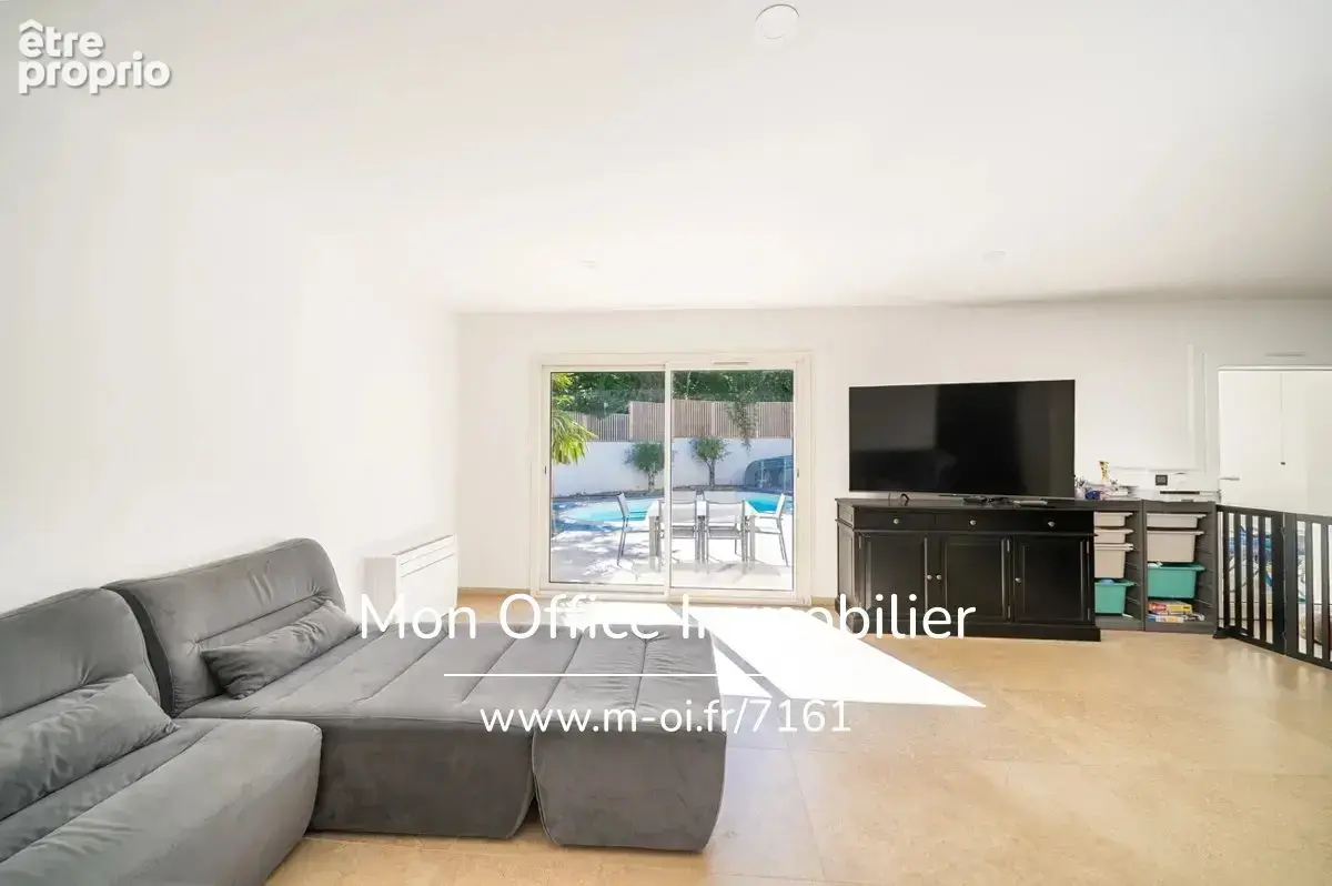 Référence : 7161-PAN - Maison 5 pièces de 120 m² avec piscine à Aix-en-Provence - photo 5
