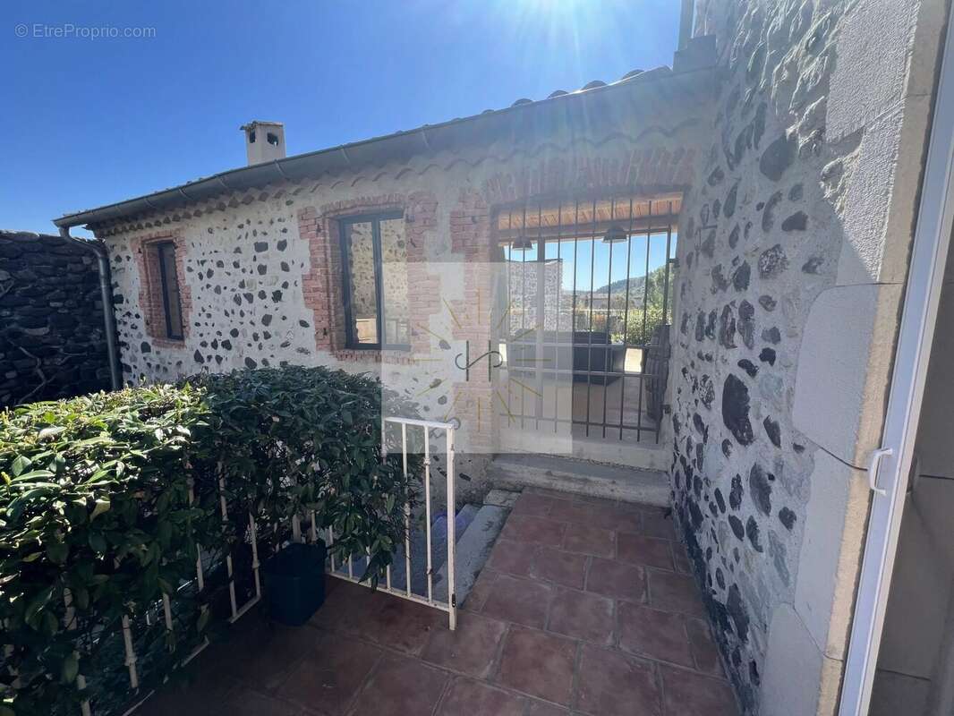 Maison à ALBA-LA-ROMAINE