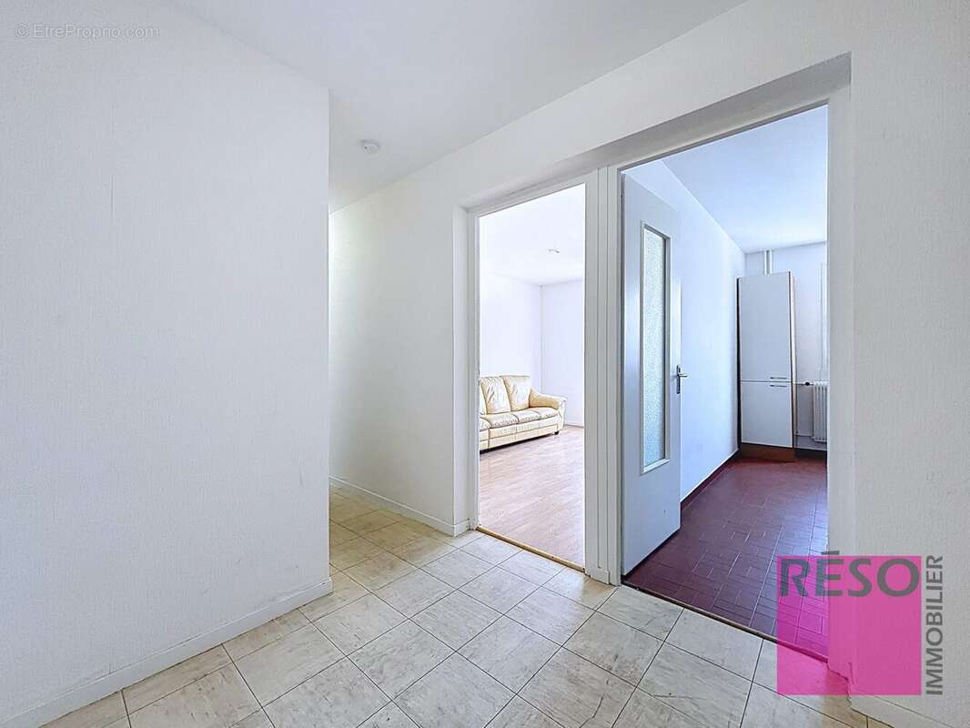 Appartement à COLLONGES-SOUS-SALEVE