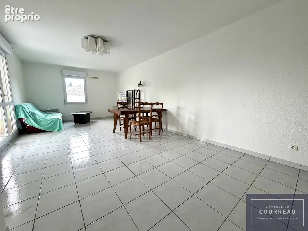 Quartier la martelle, appartement T3 , terrasse et parking , - photo 6