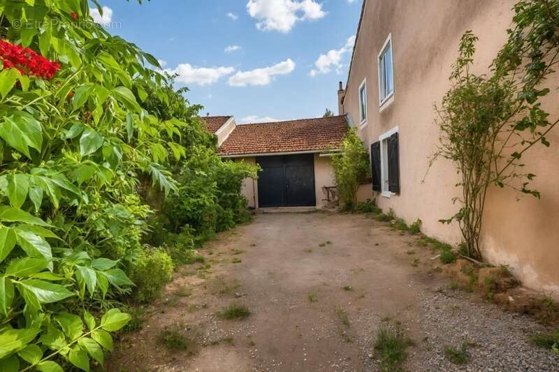 Dpt Moselle (57), à vendre GRAVELOTTE maison 245 m2 - Terrain de 1 071,00 m² - photo 5