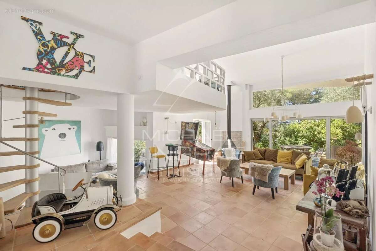 Maison à TOURRETTES-SUR-LOUP