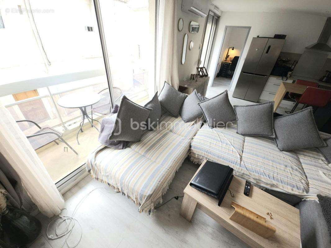 NÎMES – Proche  du Palais des Congrès de Nîmes – Appartement 4 pièces de 93 m² avec balcon , parking et caves - photo 7
