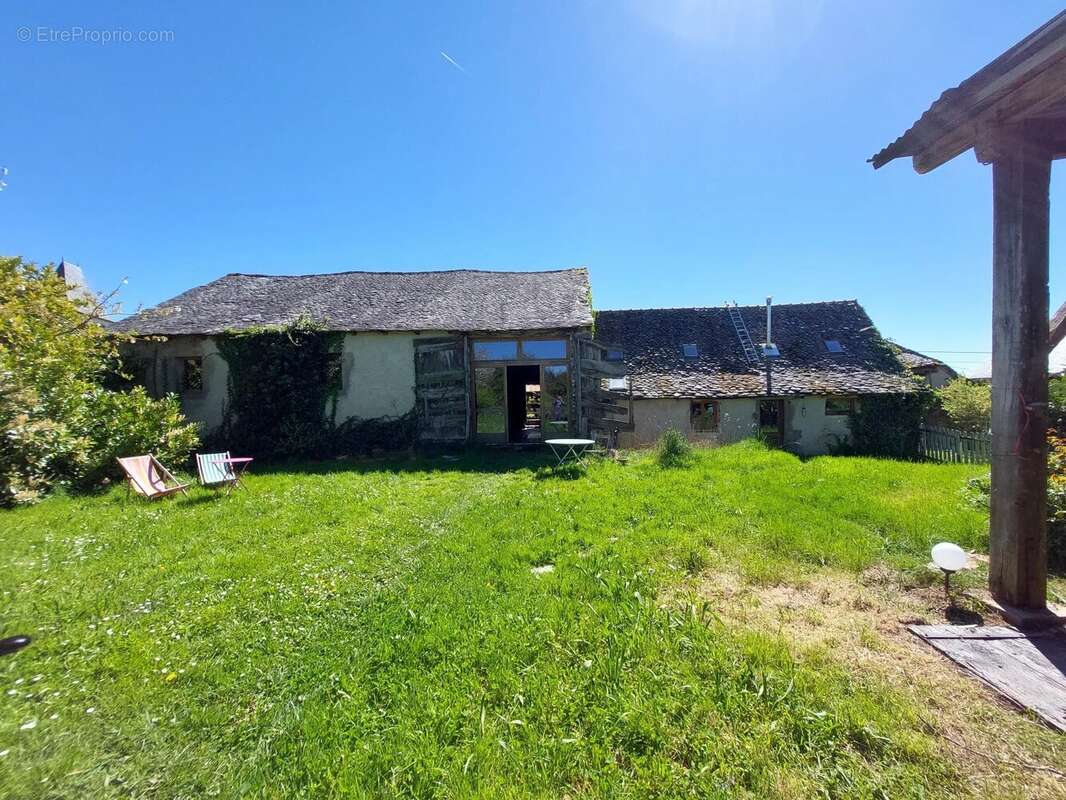 Maison à JOUQUEVIEL