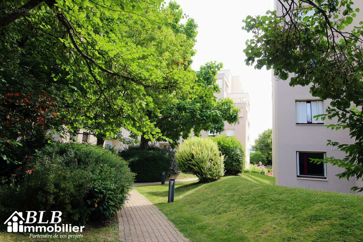 Appartement à MONTIGNY-LE-BRETONNEUX