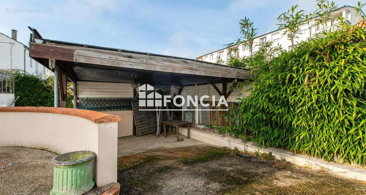 Maison à SAINT-JEAN-DE-LA-RUELLE