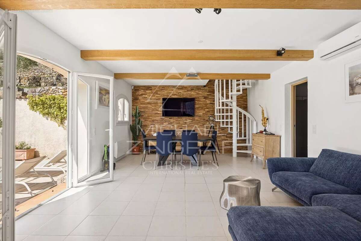 Maison à TOURRETTES-SUR-LOUP