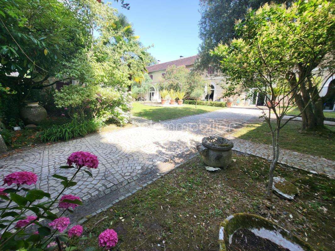 Domaine de charme avec piscine – À 15 min de Pau - photo 5