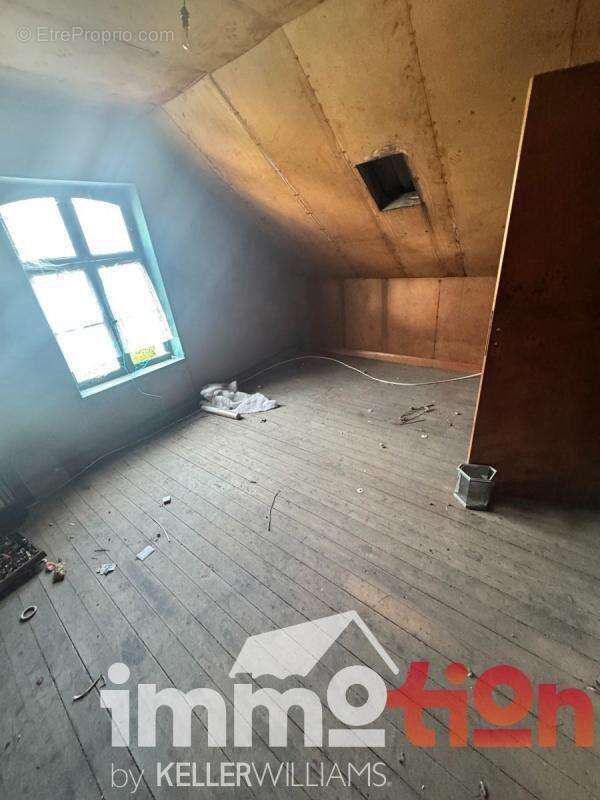 Commerce à FEUQUIERES-EN-VIMEU