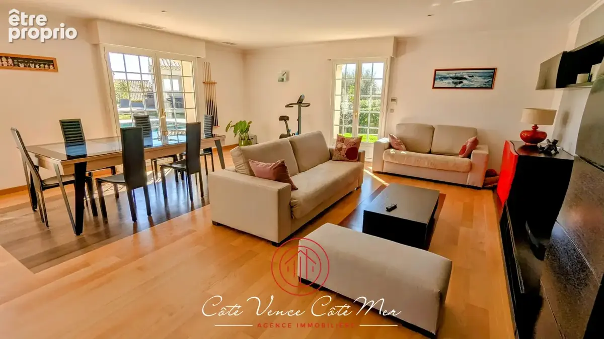 Maison familiale de 181 m2 avec piscine à Vence (06140) - photo 9