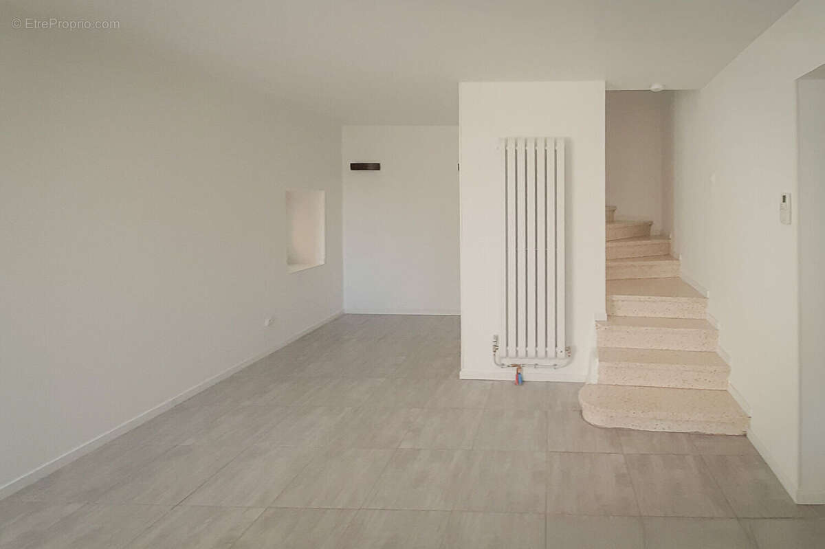CARCASSONNE - VILLALBE Maison de village T5 104m² rénovée et déjà louée - photo 6