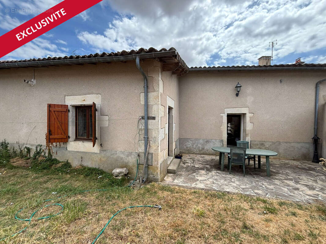 Maison à COUHE
