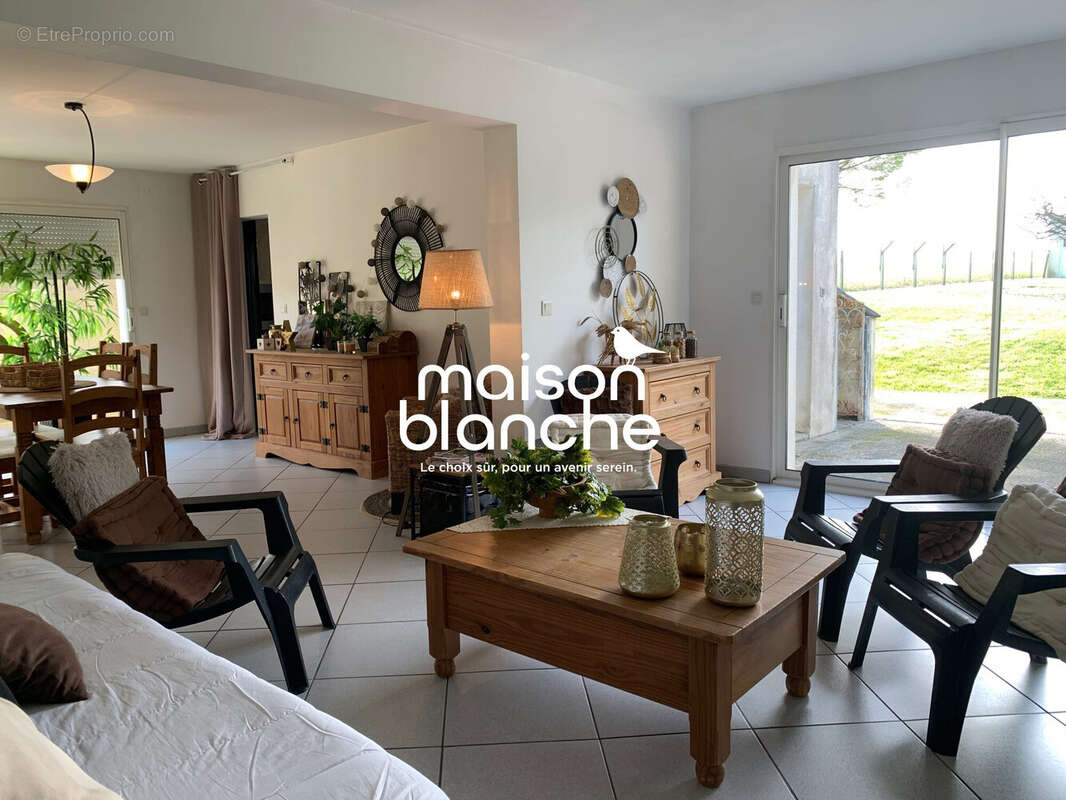 Maison à SURGERES