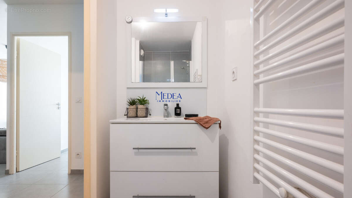 Appartement 46 m² à Marseille-8e  - photo 5