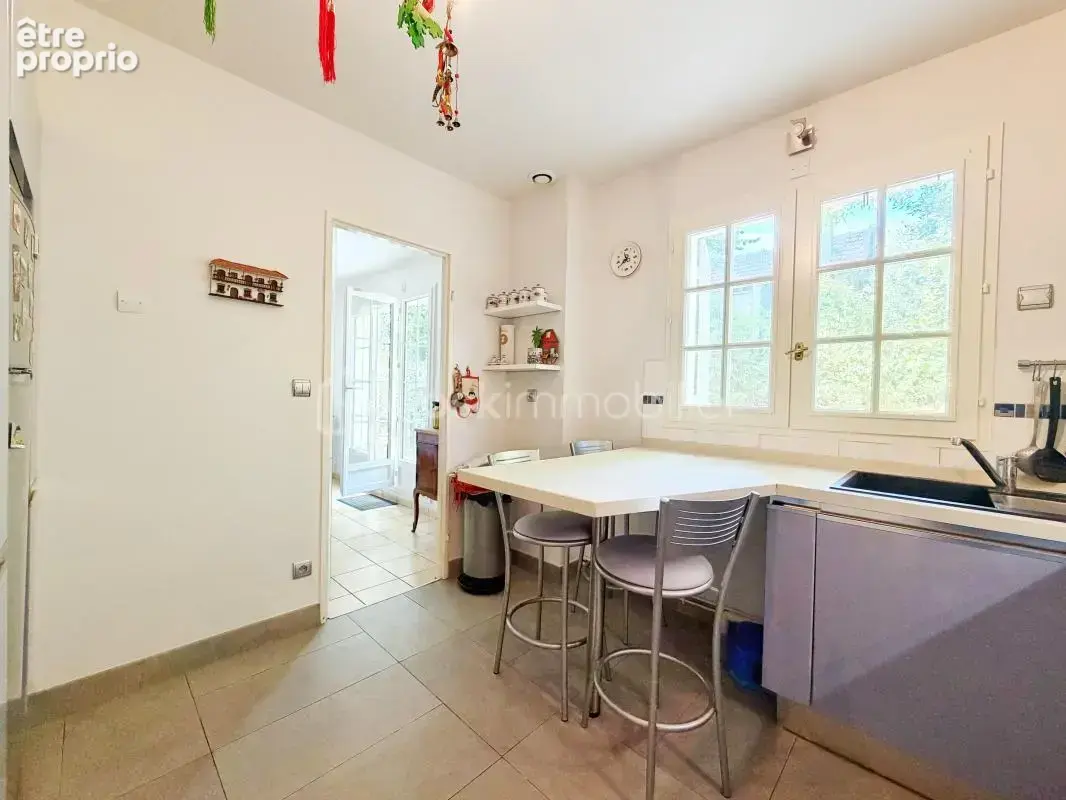 Maison familiale avec jardin, terrasse et beaux volumes quartier Fourqueux - photo 13