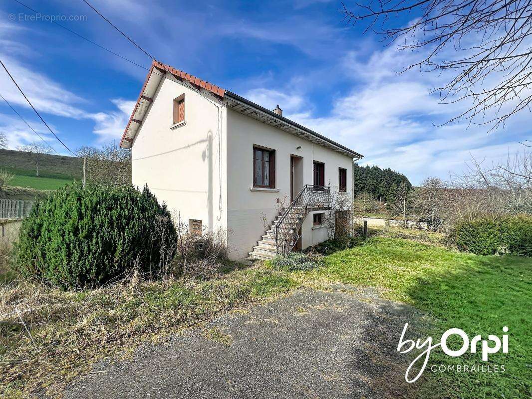 Maison à GOUTTIERES