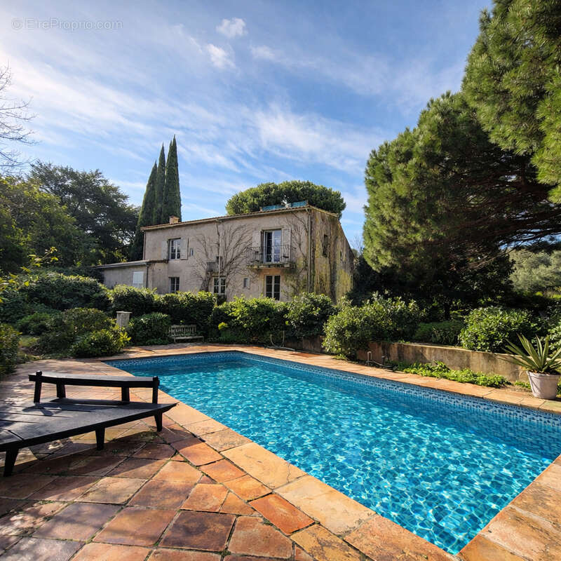 Maison à LA GARDE-FREINET