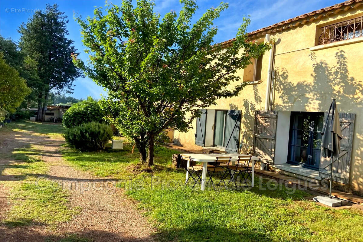 Maison à VILLECROZE