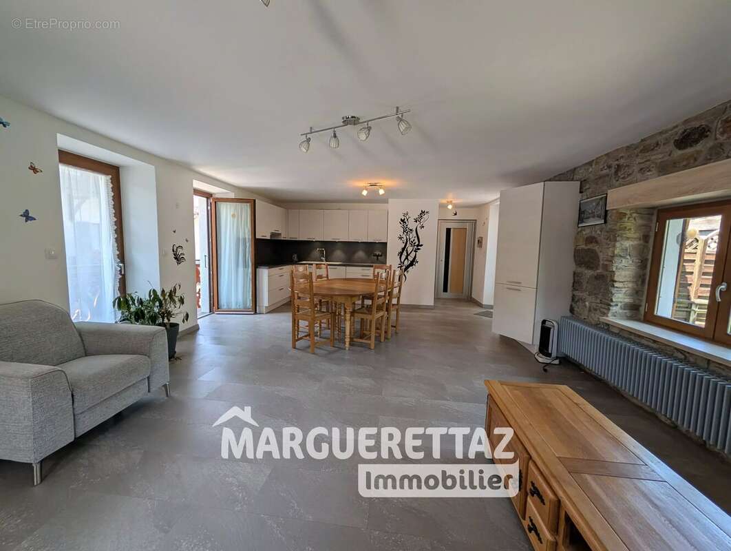 Maison à BOEGE