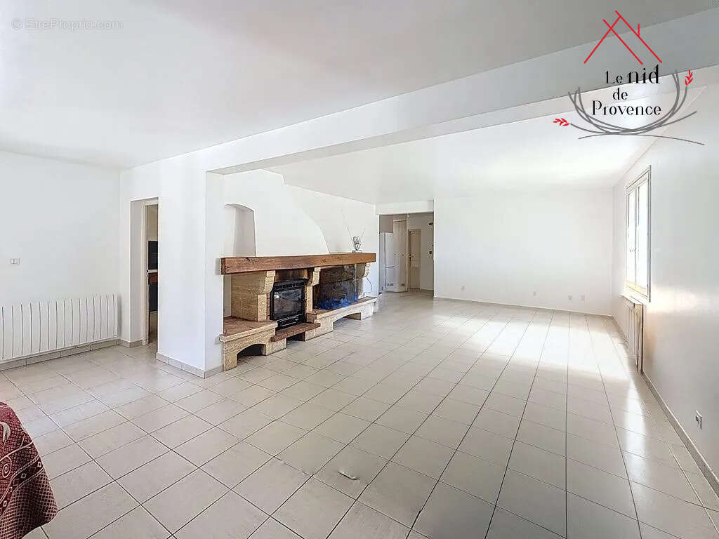 Maison à PERNES-LES-FONTAINES