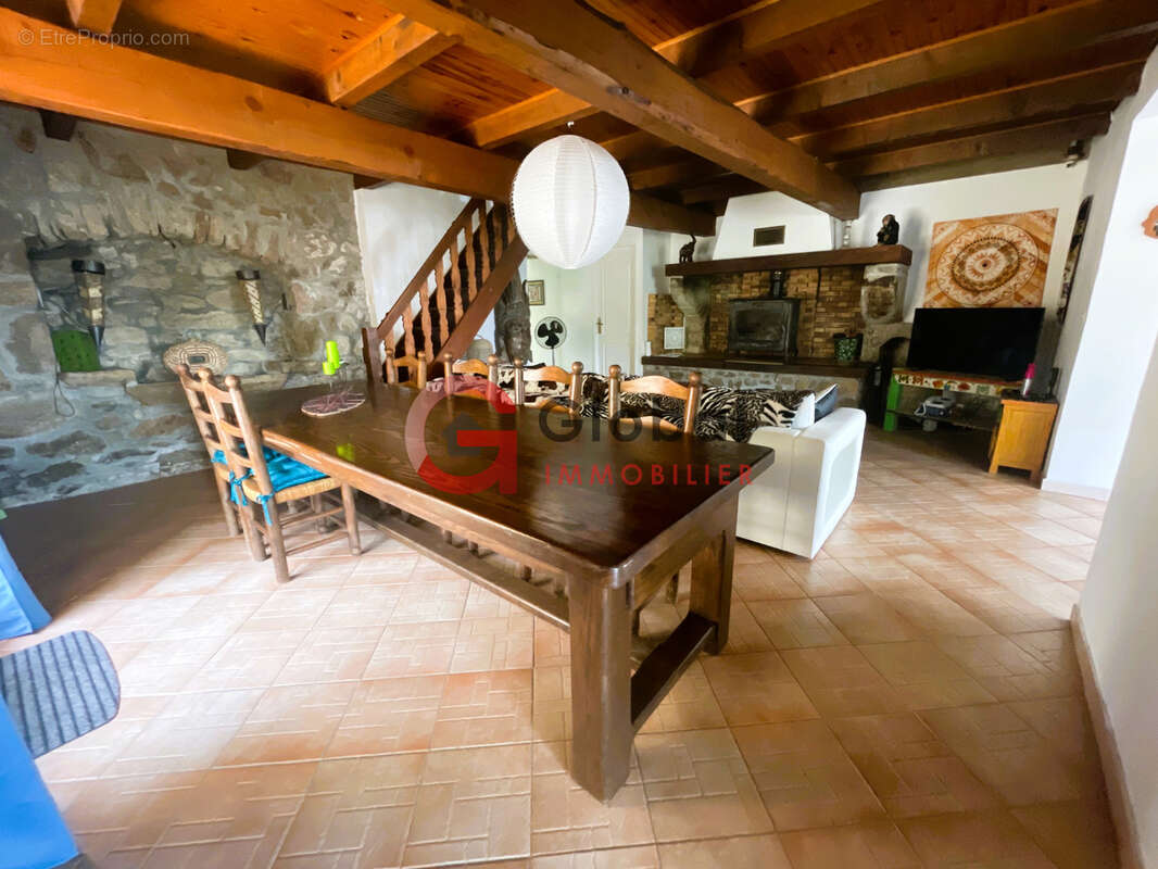 Maison à LACAUNE