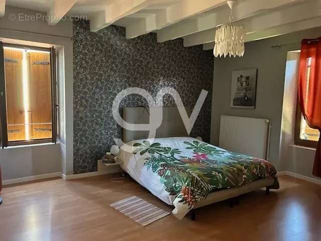Appartement à LACAPELLE-DEL-FRAISSE