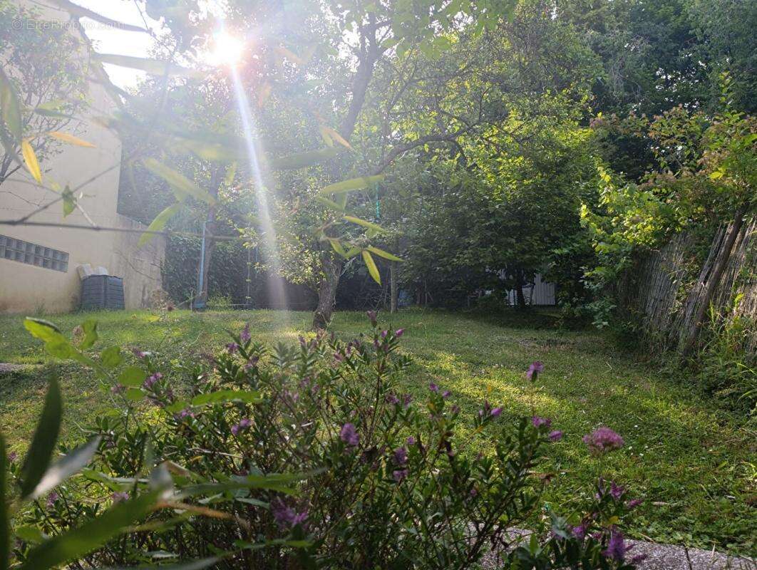 Maison à VARENNES-JARCY