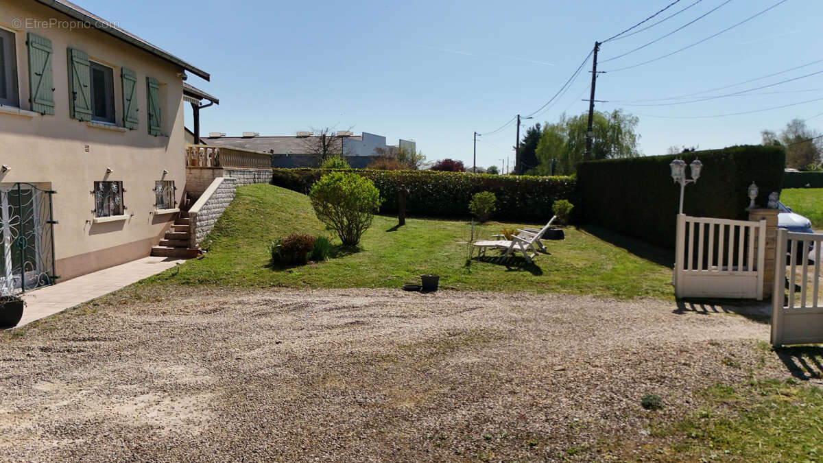 Maison à PONT-DE-VEYLE