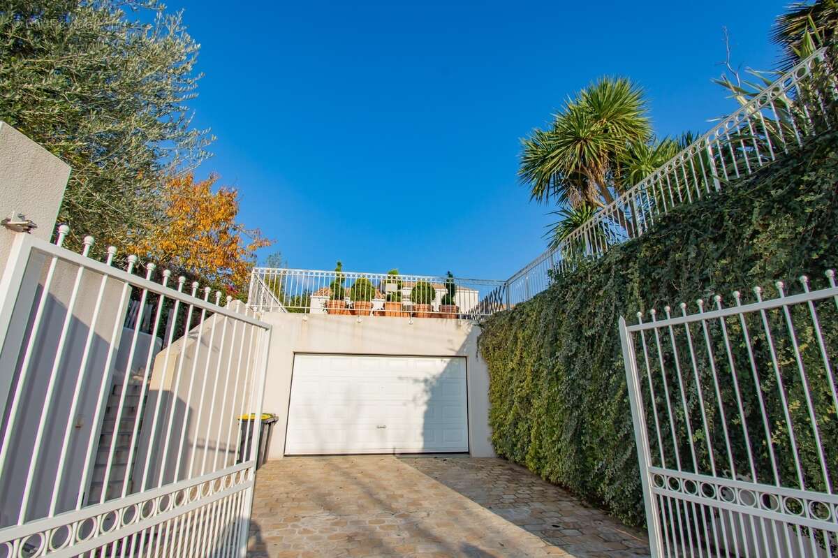 Breuillet – villa avec piscine et vue panoramique sur la campagne - photo 21