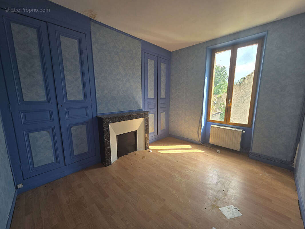 Appartement à SERGINES