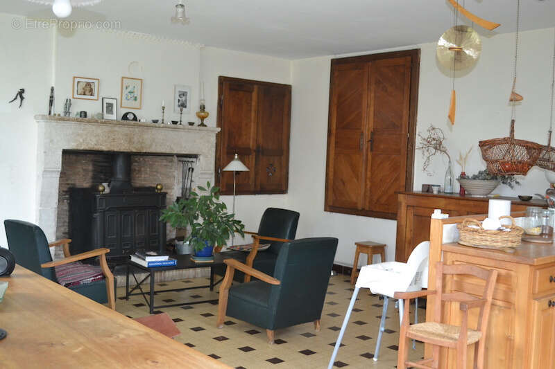 Maison à SALLES-LAVALETTE