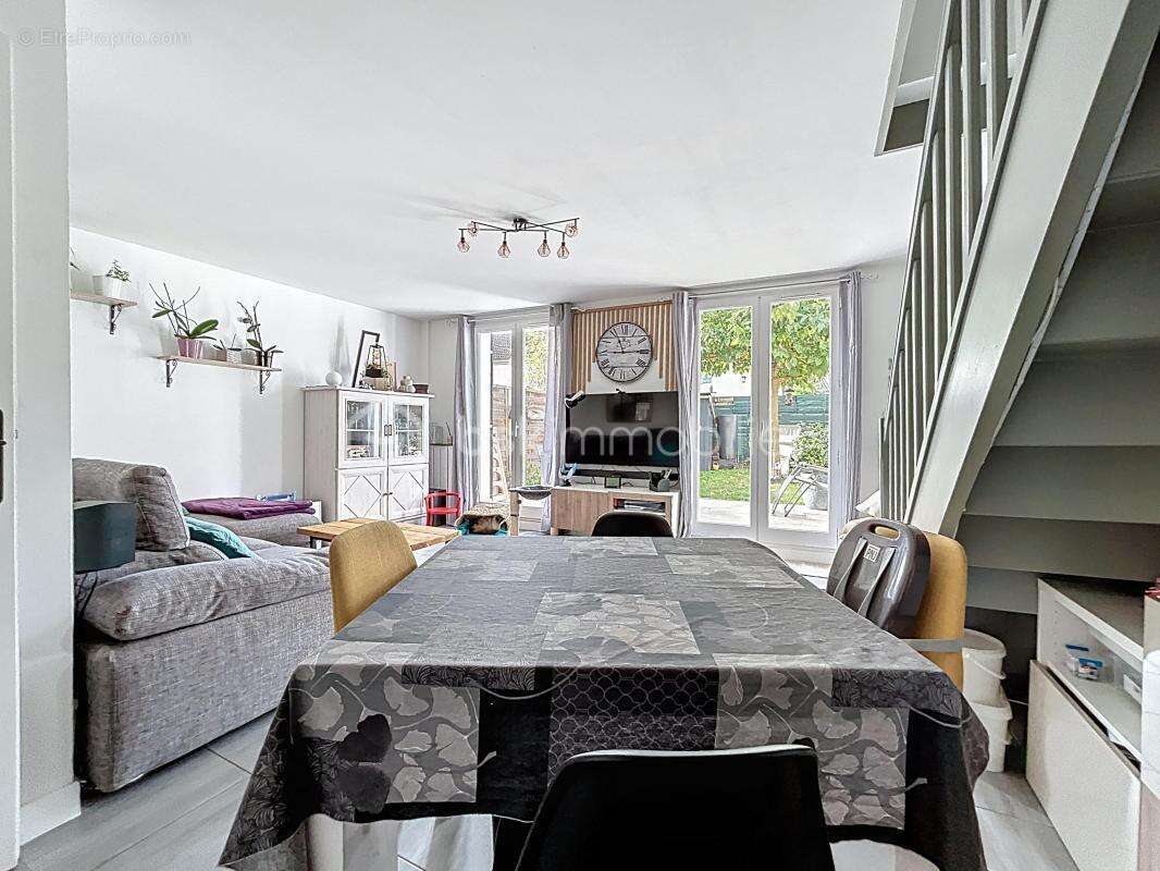 Maison à CORBEIL-ESSONNES