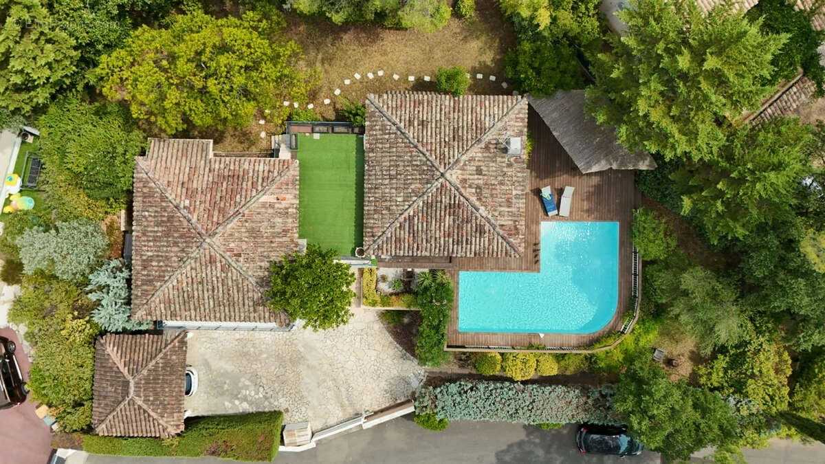 Superbe villa Saint Raphael les golfs - 5 pièce(s) 140 m2 - photo 2