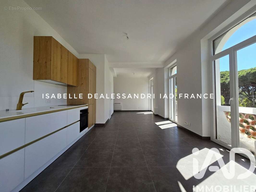Photo 4 - Appartement à SAINT-CYR-SUR-MER