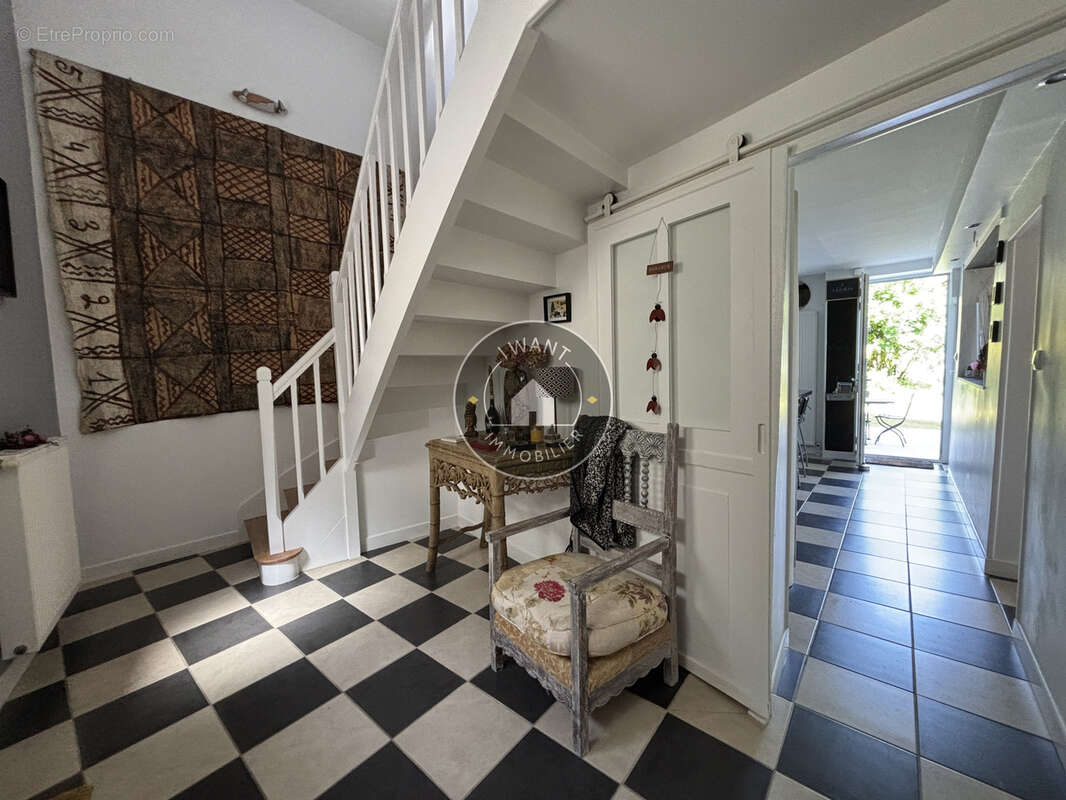 Maison à GENNES