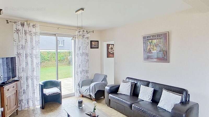 Maison à SAINT-MARTIN-DES-CHAMPS