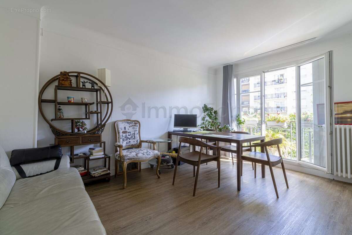 Appartement à CHARENTON-LE-PONT