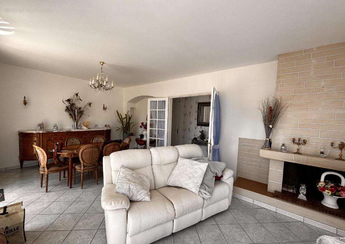 Maison à MAUZE-SUR-LE-MIGNON