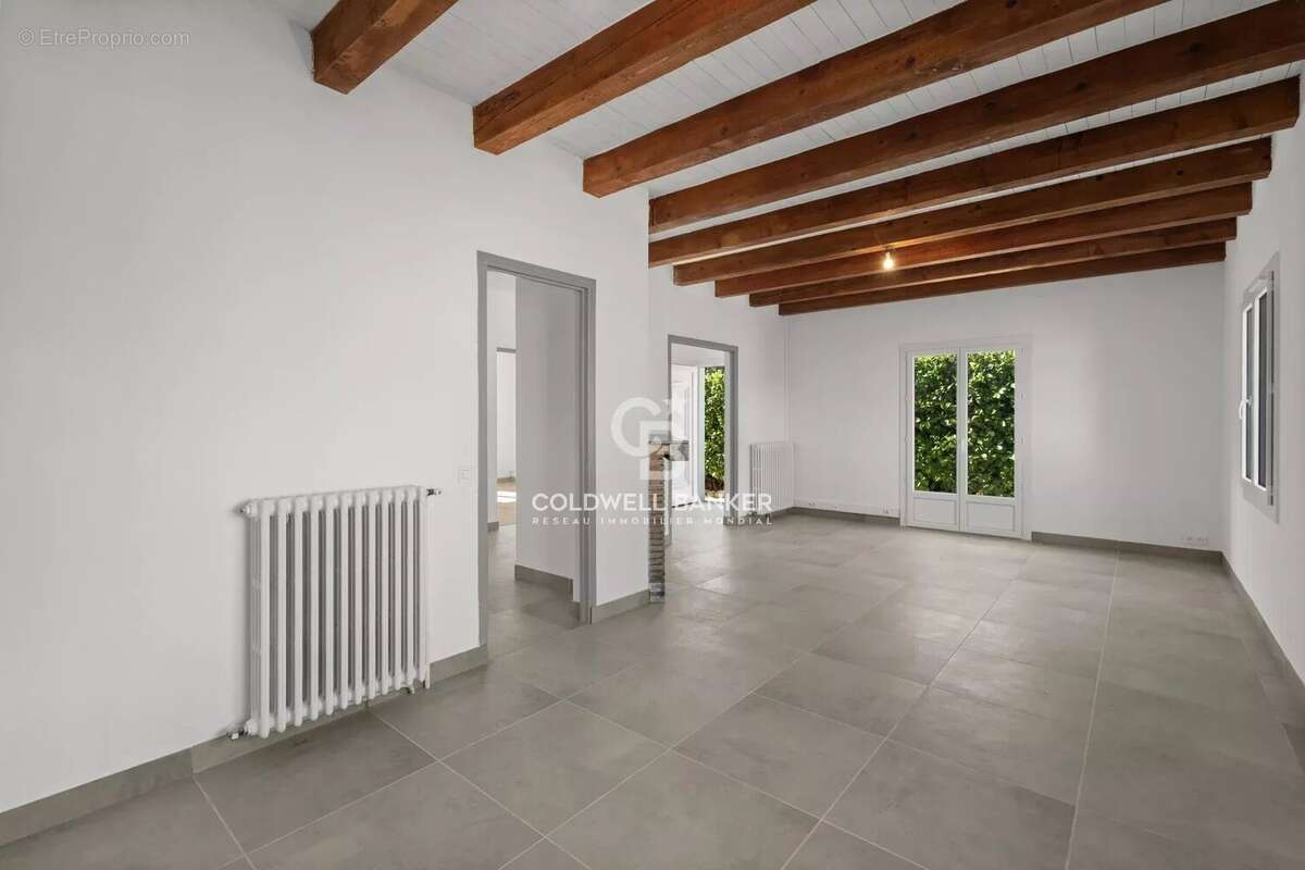 Maison à SAINT-CEZAIRE-SUR-SIAGNE
